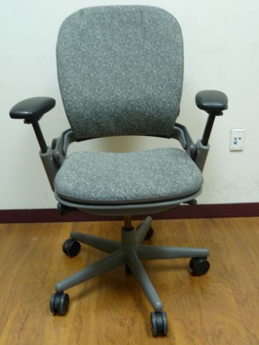 Steelcase &#034;LEAP v1&#034; Office Chair Gray Patterned**FULLY LOADED**#10661