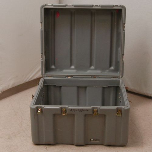 Hardigg 30&#034; x 28&#034; x 19&#034; Hinged Lid Case Molded-In Ribs Shipping Case