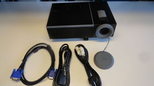 D10: Dell 1409X DLP Projector with Power Cord and Cables 1702 Lamp Hours