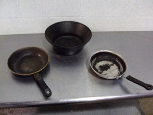 2 Small Skillets &amp; 1 Cast Aluminum Non Stick Salad Bowl - MUST SELL! SEND OFFER!