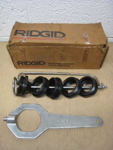 New ridgid 51005 819 nipple chuck kit 1/2&#034; -2&#034; npt adapter set &amp; wrench only for sale