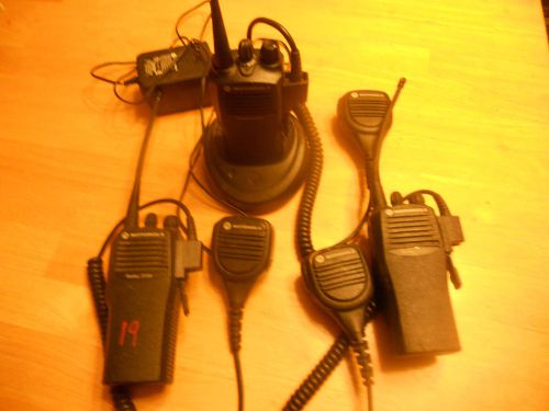 Motorola radius cp200 438-470 mhz 4 watt 16 channel portable radio complete kit for sale