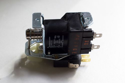Plug-In Relay, impulse 15 amp 12volt