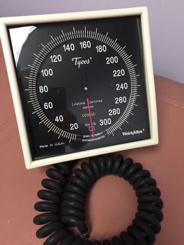 Welch Allyn Tycos Blood Pressure Wall Unit In Excellent Condition