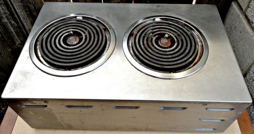 Wells H-63 14 3/4&#034; Electric Counter top Two Burner Hot Plate -