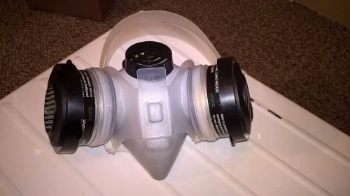 AO Safety Half Mask Respirator R85 Filter Cartridges R51A 11564 Organic Vapors