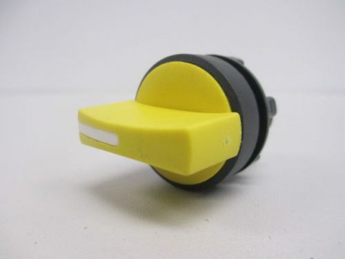 NEW TELEMECANIQUE ZB5AD305 3-POSITION SELECTOR YELLOW SWITCH D229442