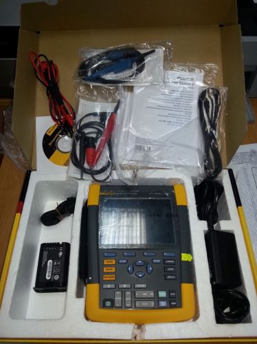 New fluke 190-202 color scopemeter, 200 mhz, 2 channels with case for sale