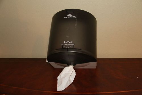 Sofpull paper towel dispensing system. georgia pacific. includes 1 roll towels. for sale