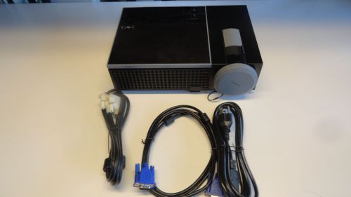 D3: Dell 1409X DLP Projector with Power Cord and Cables 0 Lamp Hours