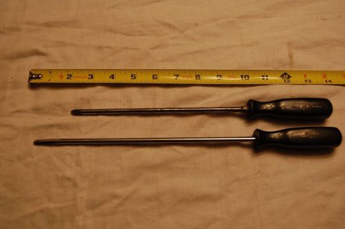 Pair of Snap-on Black Handle Screwdriver Phillps SSDP 82 and Flathead SSD 4100