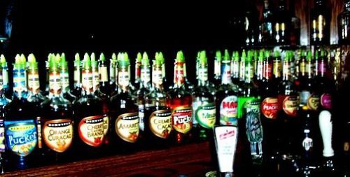 36 Bottle Pourers Bar Black Light Reactive Pub NR lot