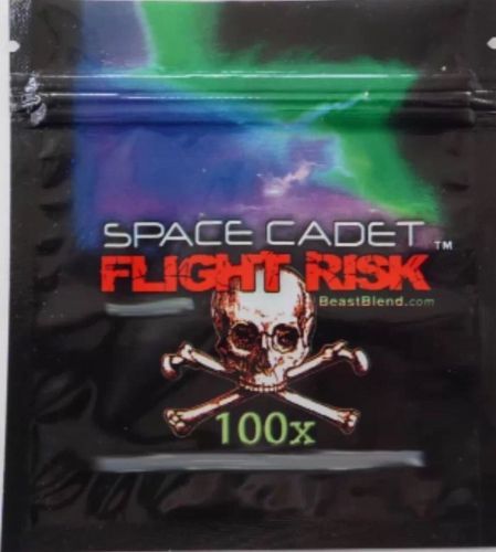 100 4g Flight Risk SMALL EMPTY ziplock bags (good for crafts incense jewelry)
