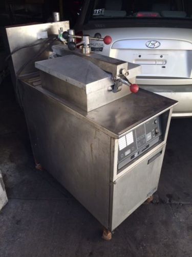 Henny penny pfg-600 gas pressure fryer for sale
