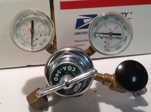 PUROX / Union Carbide gas regulator Type R 2050 CGA 540  #11 shut off valve