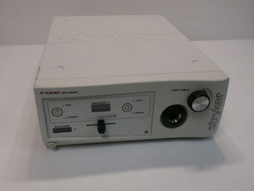 Stryker Endoscopy X7000 Xenon Light Source System 220-190-000 - For Parts/Repair