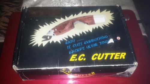 E.C. Cutter Battery Electric Fabric Scissors Rechargeable Fiberglass Cutter
