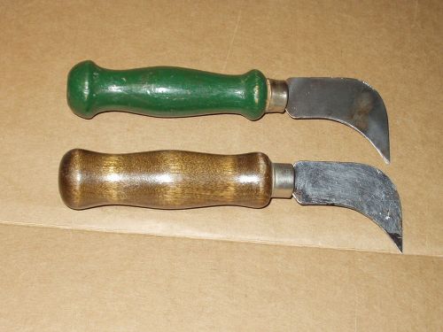 2 Old Vintage Wood Handle Carpet Cutters Knife Blade - Red Devil &amp; Unmarked