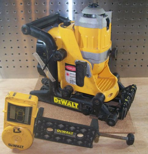 DeWalt DW073 Cordless Rotary Laser, 2 Pieces, Tested &amp; Works, NEEDS A BATTERY
