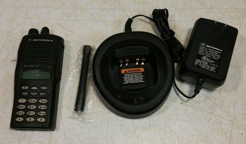 Used motorola ht1250ls aah25sdh9dp6an uhf 16ch radio,charger,antenna for sale