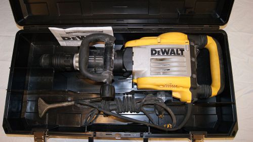 DeWalt D25901K Heavy Duty SDS Max Demolition Hammer with Shocks