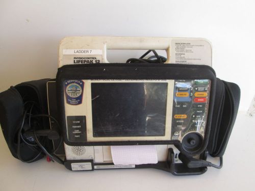 Lifepak 12 monitor powers up with ecg cable monophasic  #9