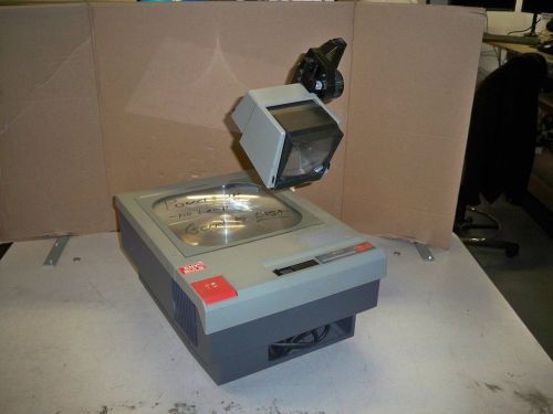 3M 910 Overhead Transparency Projector Power on Tested No Bulb Included