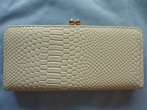 Cream White Crocodile Embossed Leather leatherette Wallet Purse Clutch
