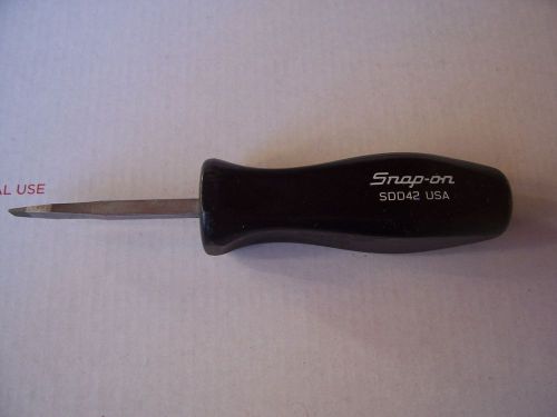 New Snap On Flat Tip Screwdriver With Hard Black Handle