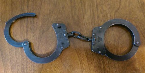 Hiatts Chainlink Handcuffs