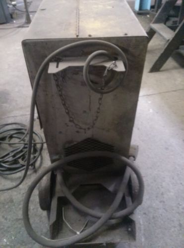 Esab Welder Migmaster 250 On Wheels Shelf To Hold Gas Bottle