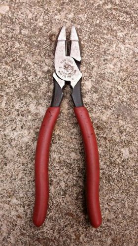 Klein Tools HD213-9NE Lineman&#039;s Side-Cutting High-Leverage 9-Inch Pliers Red