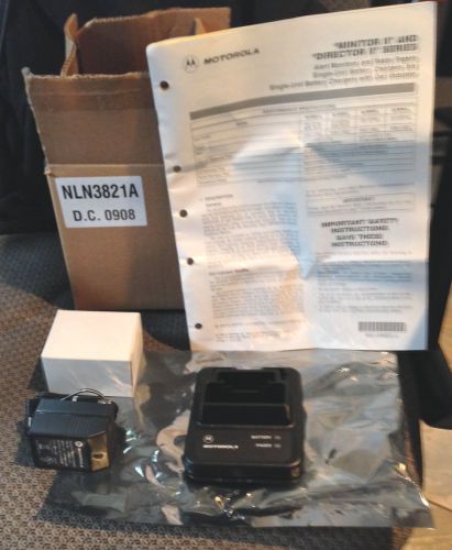 NEW Motorola NLN3812A MINITOR II / DIRECTOR II PAGER CHARGER *NEW IN BOX***NOS**