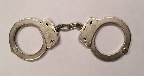 SMITH &amp; WESSON Model 100  Silver Nickel Platted Handcuffs Made in USA