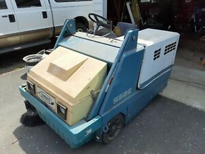 tennant 235e used complete ride on sweeper