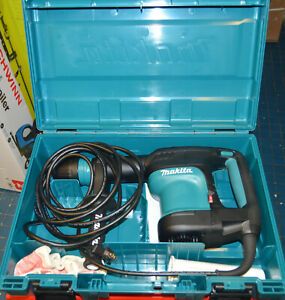 Makita HM0870C 11-Pound 10.0 Amp Hard Hitting Corded Demolition Hammer