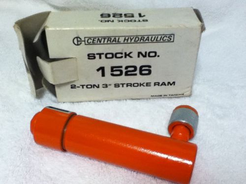 New in Box - CENTRAL HYDRAULICS 2 TON 3&#034; STROKE RAM STOCK # 1526 NOS