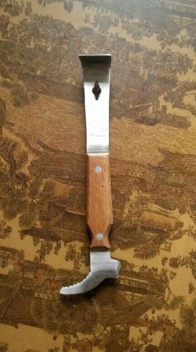 J type thicken hooked stainless steel scraper wooden handle beekeeping tool for sale