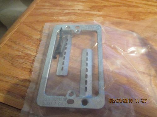B-LINE  BB-10  GALVANIZED COVER PLATE MOUNTING BRACKET  LOT OF 13 K25