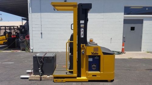 2005 yale electric order picker forklift w/ 2013 enersys battery &amp; charger for sale