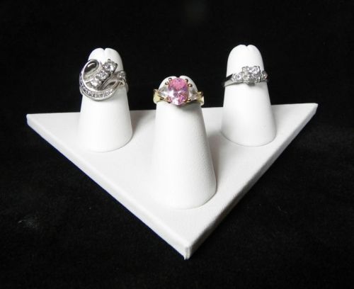 One 3-Finger Ring Display White Jewelry Showcase