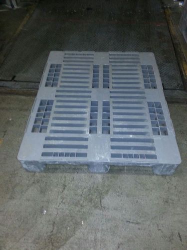 Used plastic pallets 40&#034; x 48&#034;, chicago for sale