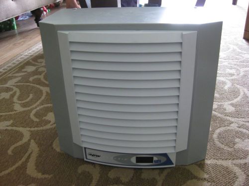 New in box - Hoffman McLean Enclosure 1000BTU Air Conditioner M130116G1014 115 V