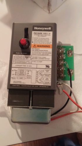 Honeywell r8184m1051 protectorelay oil burner control with lock out timing for sale
