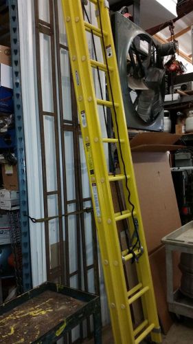 Werner 9520-2 extension ladder fiberglas 20&#039; ia g6092703 nonconducting corrosive for sale