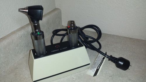 Welch Allyn 3.5v Otoscope With 2 Battery Handles &amp; Desk Charger