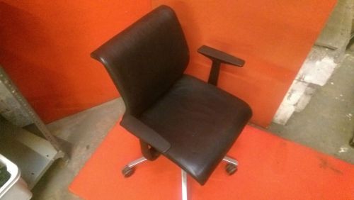 BLACK EXECUTIVE, BOARDROOM LEATHER CHAIRS (8 IN TOTAL ) AUCTION FOR ONE ONLY