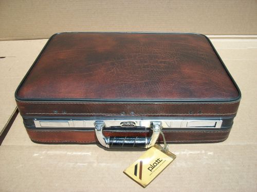 VINTAGE  PLATT PROFESSIONAL  BRIEFCASE / COMBINATION LOCK