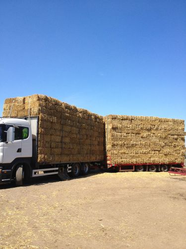 Straw Bales for Horse, Stable, Rabbits, Chickens, Dog Kennel, Pet bedding etc