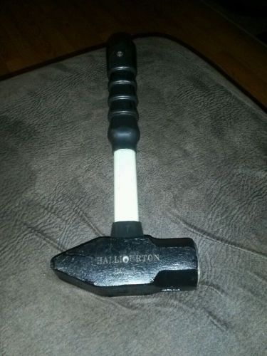 Lightly used HALLIBURTON 3 pd Cross Pein Sledge Hammer,,13&#034; fiberglass handle